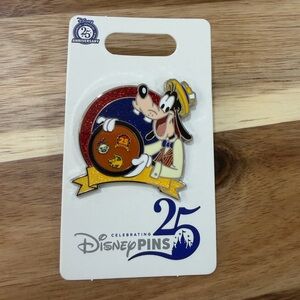 Disney Goofy 25th Anniversary Pin NWT